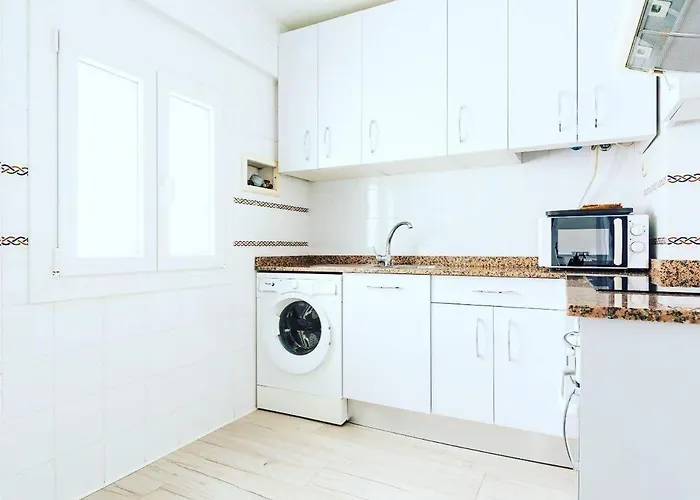 Silencioso Muy Luminoso Y Familiar 萨拉戈萨